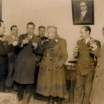 Brinde de oficiais brasileiros em Caxias do Sul comemorando o sucesso da manobra militar